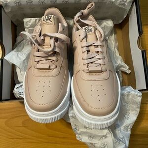 NWT Women’s AF1 Pixel Shoes. Color- Beige particle. Size 8.5
